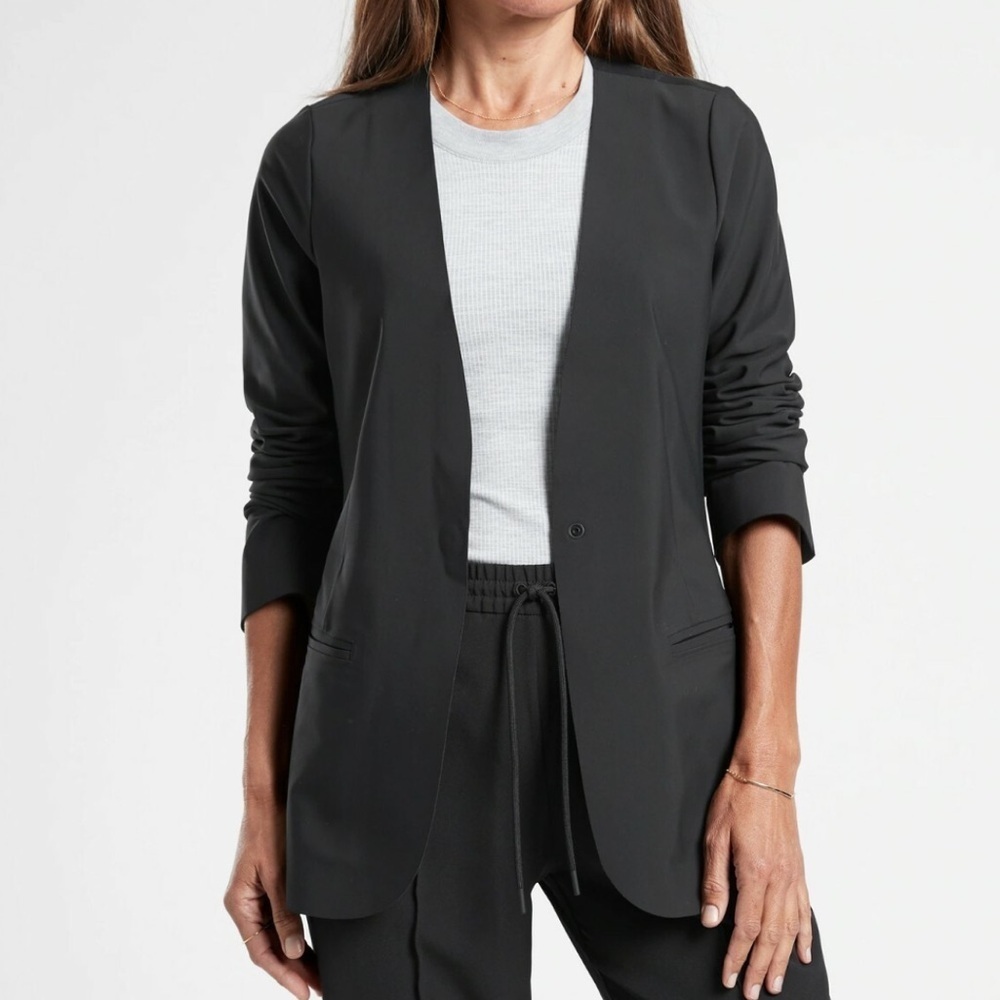 Like new! Athleta Avenue Athletic Blazer Jacket, Black SIZE 24